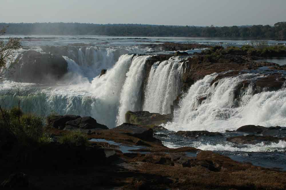 Argentina - parque nacional Iguazu - catarata Garganta del Diablo 1.jpg
